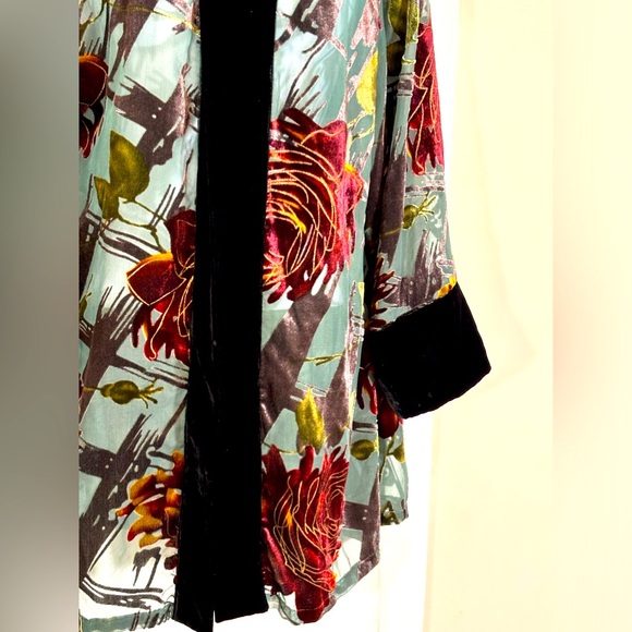 Kimono Jacket With  Black Velvet Trim Sheer Fabric With Velvet Design. 1 Size - Picture 10 of 13